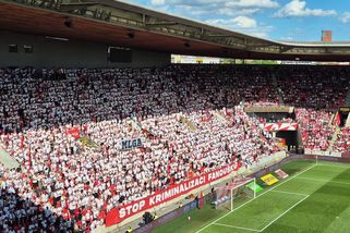 Ticho, pískot, transparenty. Fanoušci naplánovali společný protest - Sport.cz